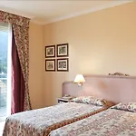 Carl And Do Hotell