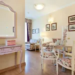 Hotel Carl And Do 4*