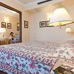 Carl And Do Hotell Baveno