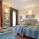 Hotel Carl And Do 4*