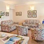 Carl And Do Hotell Baveno