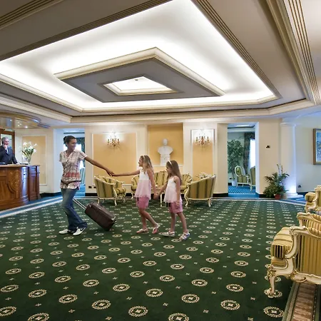 Carl & Do 4* بافينو