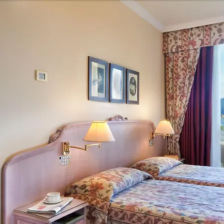 Carl And Do Otel