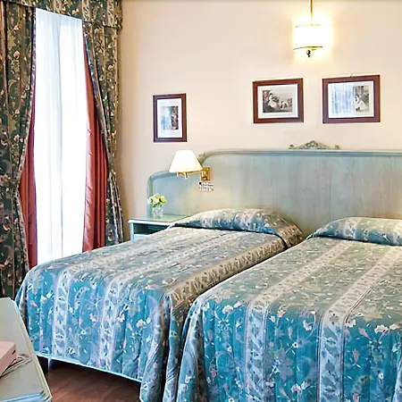 Otel Carl And Do