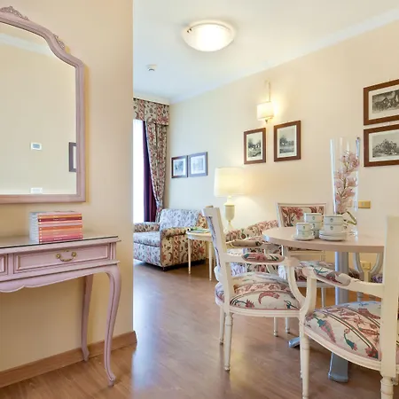 Hotel Carl And Do 4*