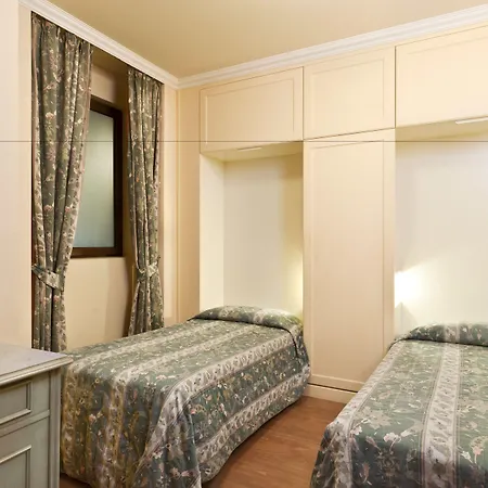 Hotel Carl And Do 4*