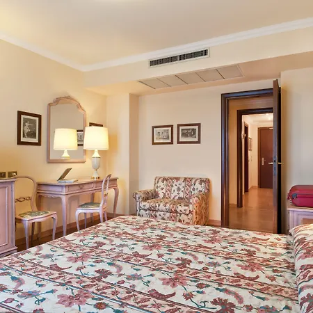 Hotel Carl And Do 4*