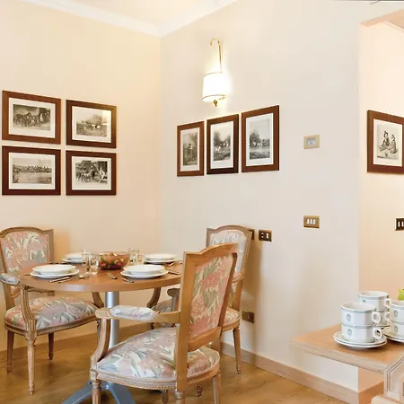 Carl & Do فندق 4*