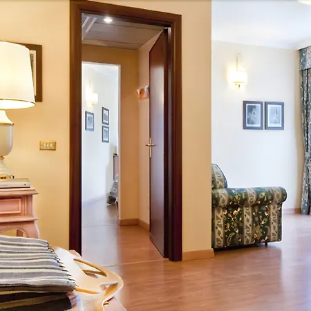 Otel Carl And Do 4*