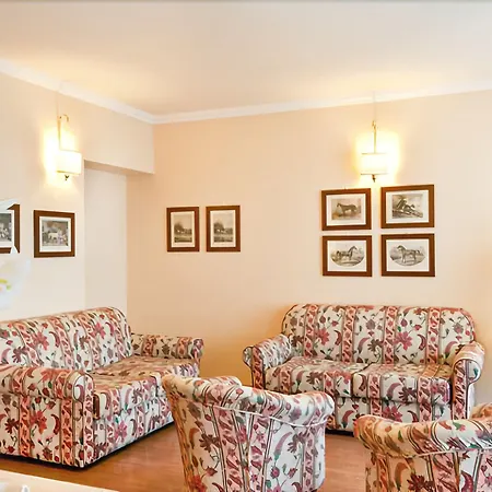 Carl & Do 4* بافينو