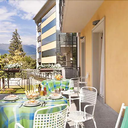 Otel Carl And Do 4*