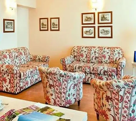 Carl & Do Hotel 4*