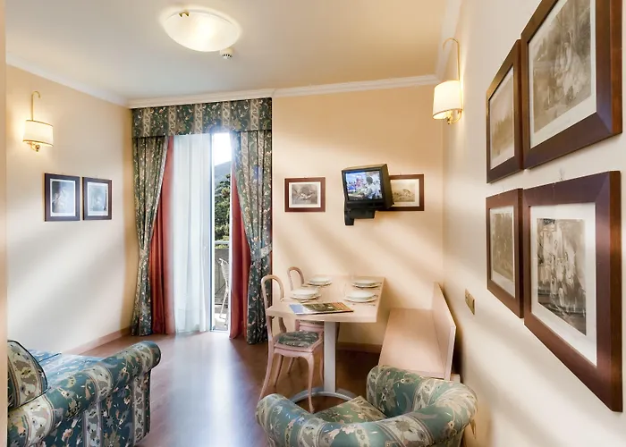 Carl And Do Hotel 4*