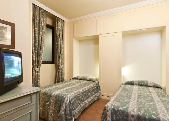 מלון Carl And Do 4*