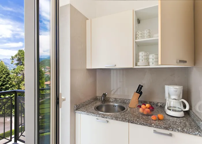 Carl And Do Hotel 4*