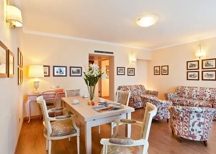 Carl And Do Hotel 4*