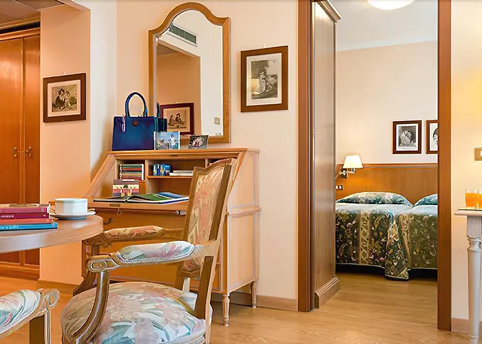 Carl And Do Hotel 4*